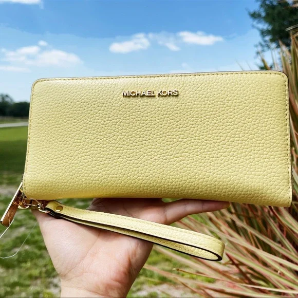 Michael Kors Jet Set Continental Large Wristlet Pebbled Leather Buttercup Yellow - Picture 1 of 5
